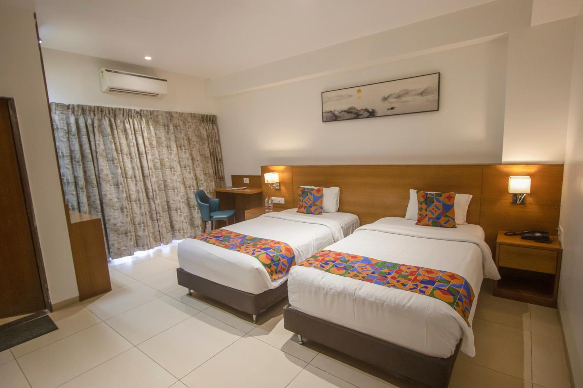 Hotel Monarch Express Chākan Exterior foto